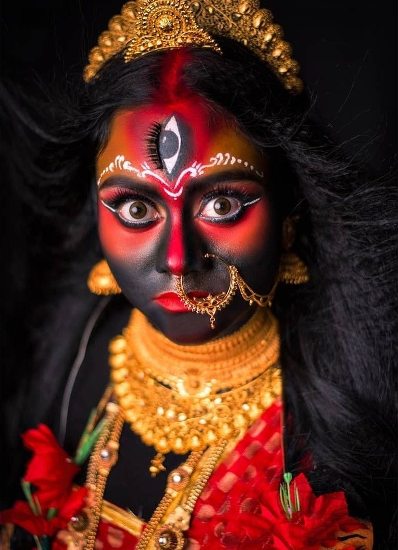 कोरा म शिव ल खेलाये मरघटहीन काली